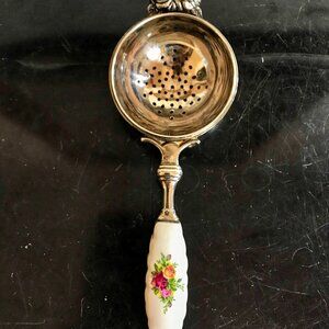 Royal Doulton Silver Metal & Porcelain Plate Over the Cup Tea Strainer Roses